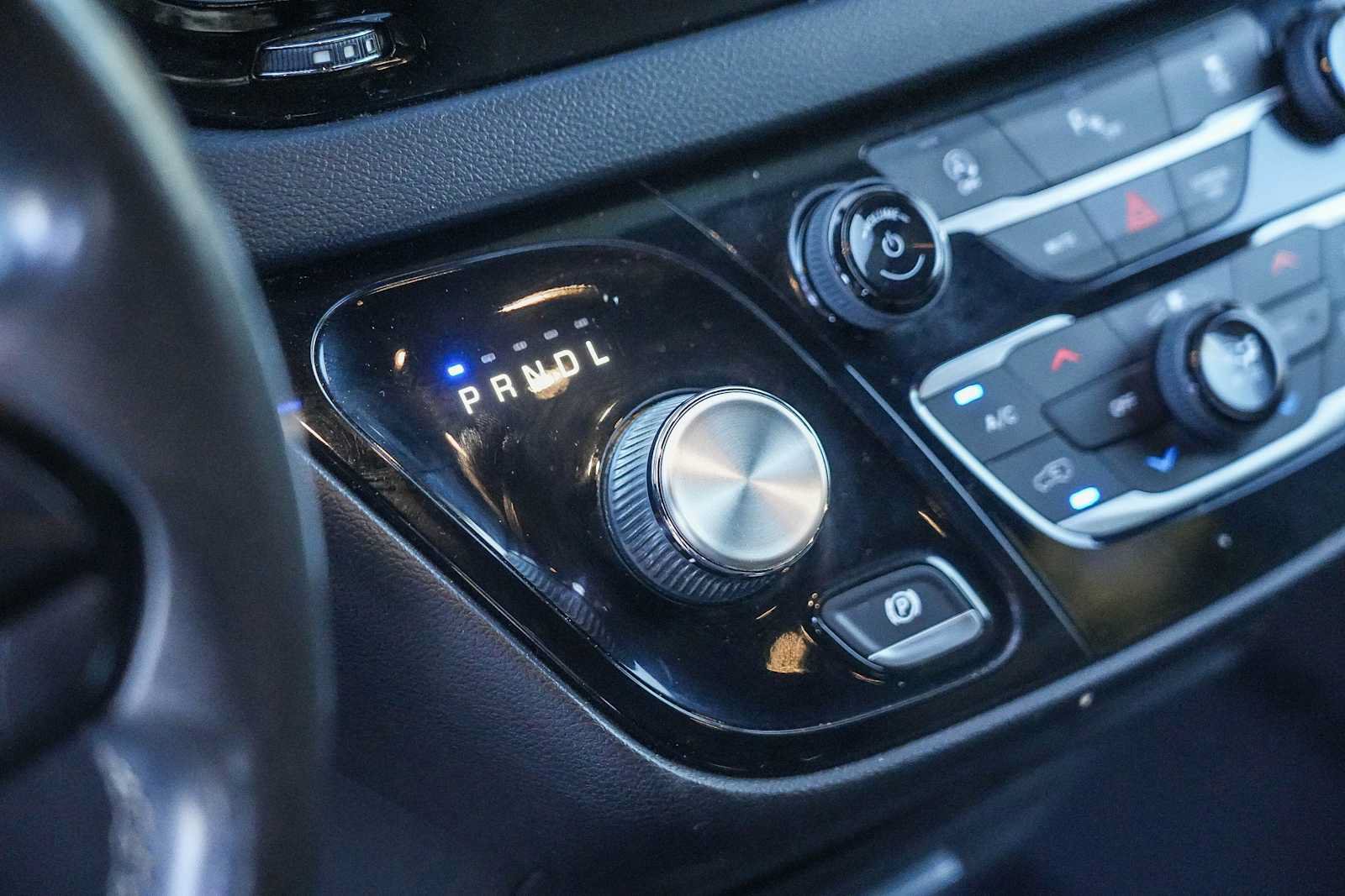 Used 2020 Chrysler Pacifica Touring w/ S Appearance Package FWD image 19