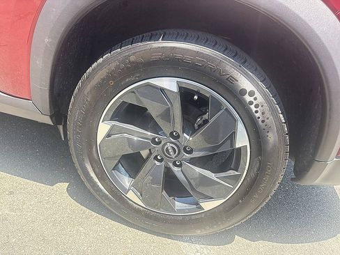 Certified 2025 Nissan Rogue SV AWD/4WD image 10