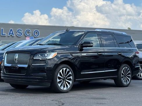 Used 2022 Lincoln Navigator Reserve image 39