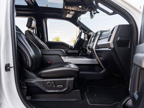 Used 2020 Ford F250 Platinum w/ FX4 Off-Road Package image 40