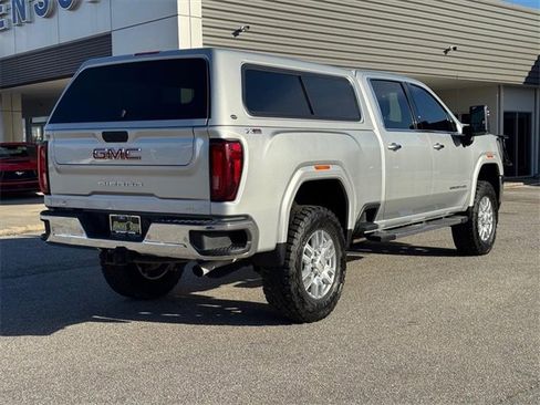 Used 2022 GMC Sierra 2500 SLT w/ SLT Preferred Package image 3
