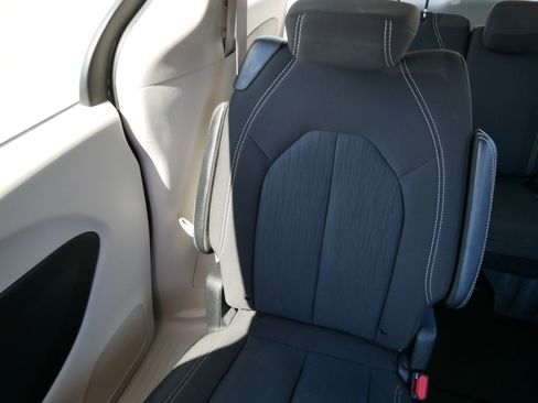 Used 2024 Chrysler Voyager LX FWD image 12