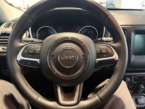 Used 2019 Jeep Compass Latitude FWD image 31