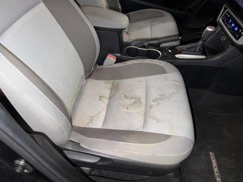 Used 2017 Toyota Corolla LE image 19