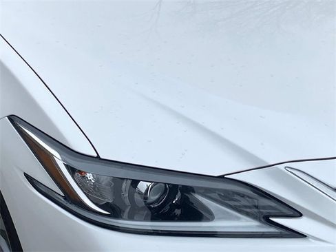 Used 2019 Lexus ES 350 w/ Premium Package image 4