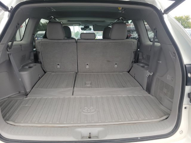 Used 2018 Toyota Highlander XLE AWD/4WD image 16