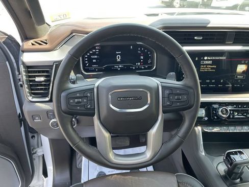 Used 2025 GMC Sierra 1500 Denali w/ Denali Reserve Package AWD/4WD image 15