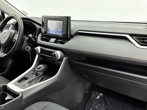 Used 2020 Toyota RAV4 LE image 30