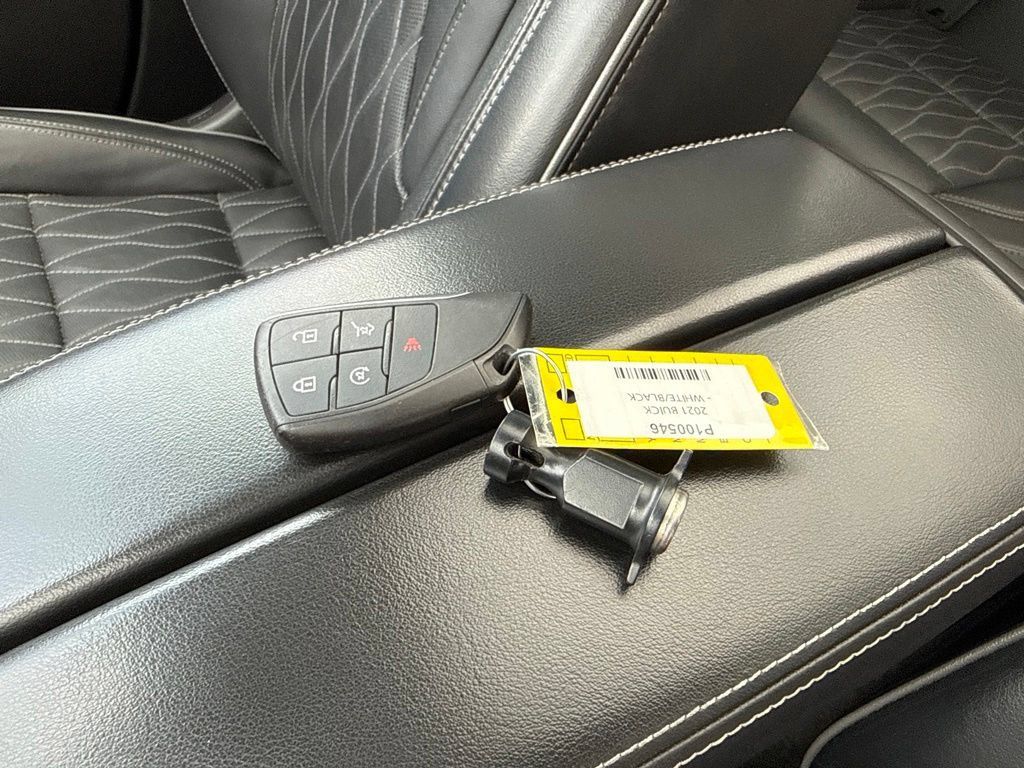Used 2021 Buick Envision Avenir w/ Technology Package II AWD/4WD image 29