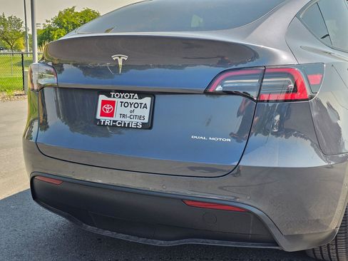 Used 2021 Tesla Model Y Long Range AWD/4WD image 13
