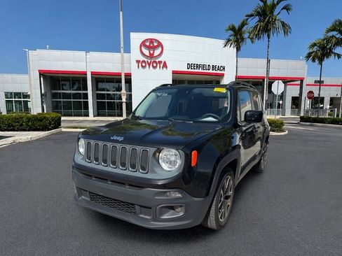 Used 2015 Jeep Renegade Latitude w/ Popular Equipment Group FWD image 3