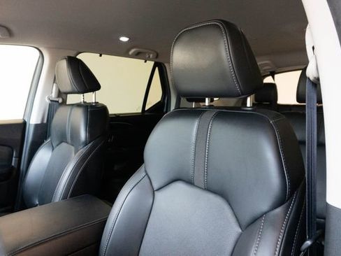 Used 2025 Honda Pilot EX-L image 17