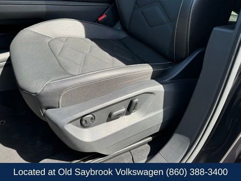 Used 2025 Volkswagen Atlas SE AWD/4WD image 36