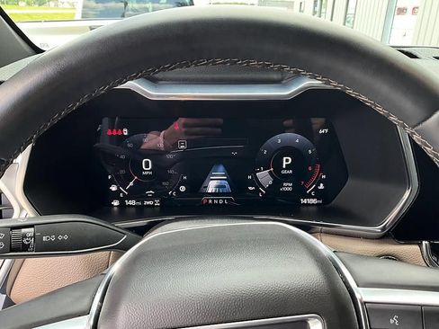 Used 2024 GMC Canyon Denali AWD/4WD image 18