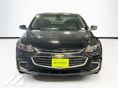 Used 2017 Chevrolet Malibu LT FWD image 2