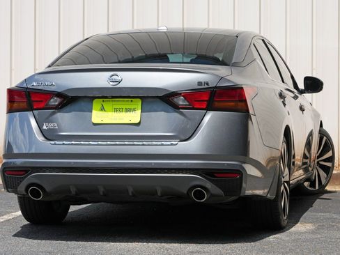 Used 2021 Nissan Altima 2.5 SR w/ SR Premium Package FWD image 4