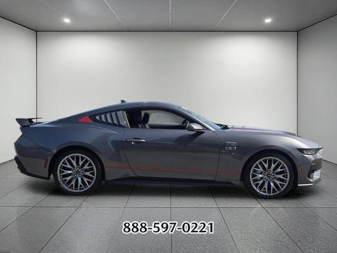 Used 2025 Ford Mustang GT Premium RWD image 6