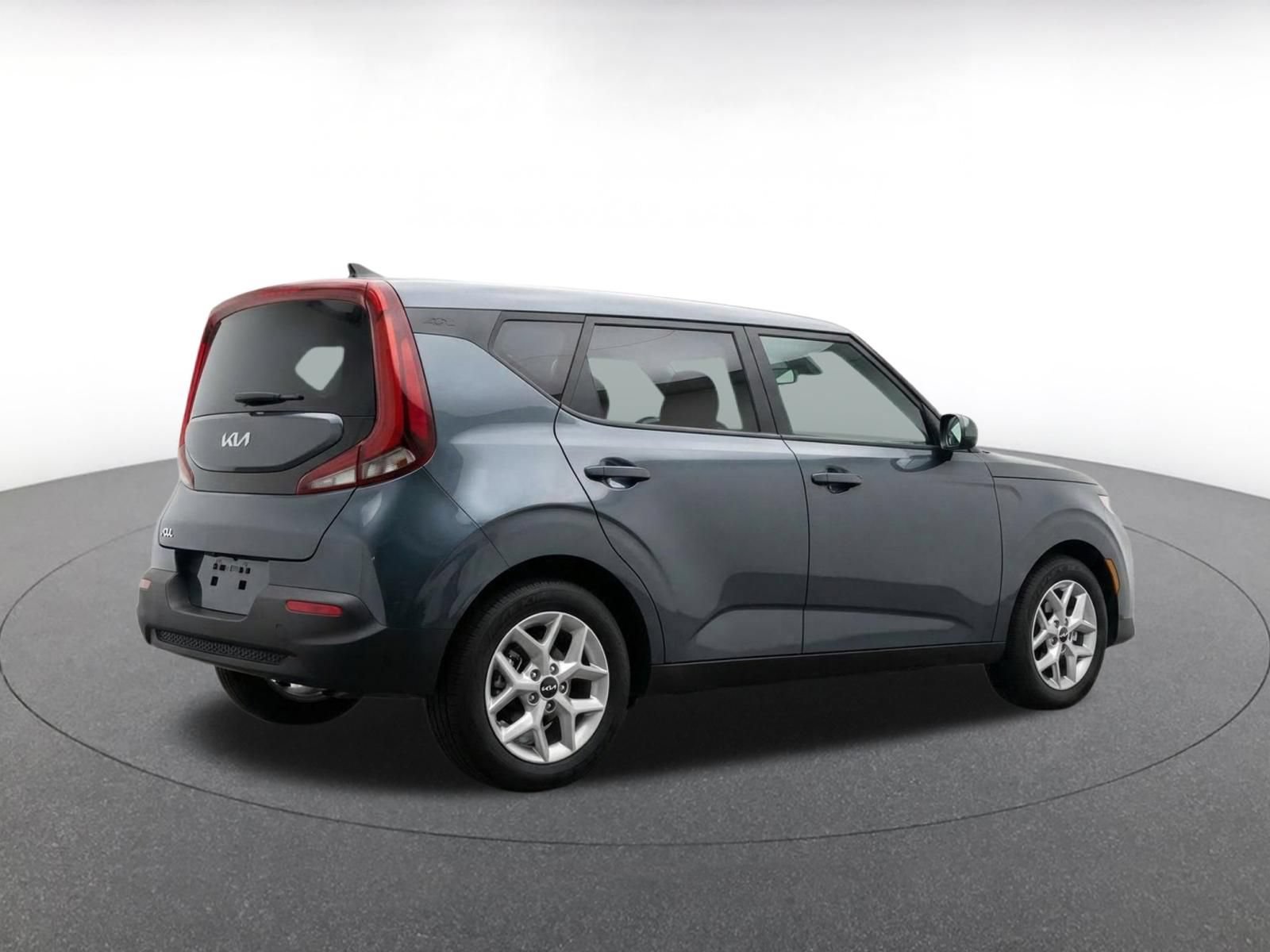 Used 2025 Kia Soul LX w/ LX Technology Package FWD image 10