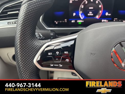 Used 2023 Volkswagen Tiguan SE R-Line image 18