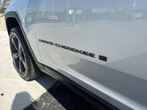 Used 2021 Jeep Grand Cherokee L Laredo AWD/4WD image 26