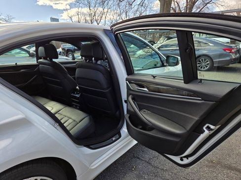 Used 2017 BMW 540i xDrive image 5