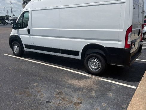 Used 2025 RAM ProMaster 2500 w/ Convenience Group FWD image 15