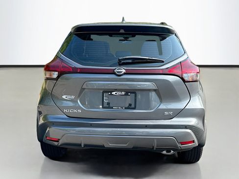 Used 2023 Nissan Kicks SR w/ SR Premium Package FWD image 6