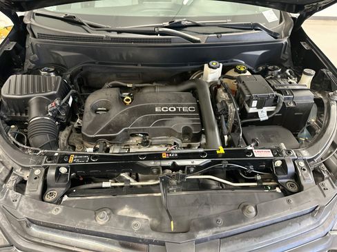 Used 2018 Chevrolet Equinox LS FWD image 33