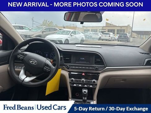 Used 2020 Hyundai Elantra SE FWD image 12
