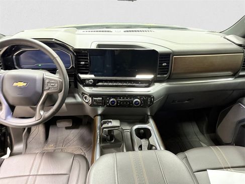 Used 2024 Chevrolet Silverado 1500 High Country w/ Technology Package image 11