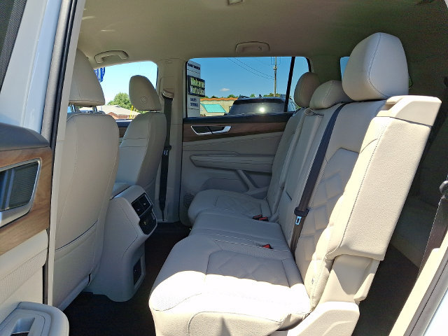 Used 2025 Volkswagen Atlas SE AWD/4WD image 10