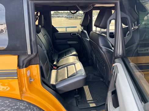 Used 2022 Ford Bronco Black Diamond w/ Sasquatch Package AWD/4WD image 11