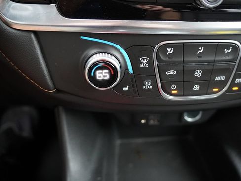 Used 2020 Chevrolet Traverse RS w/ LPO, Floor Liner Package AWD/4WD image 5