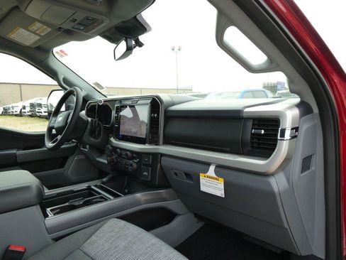 New 2026 Ford F250 XLT w/ XLT Premium Package AWD/4WD image 11