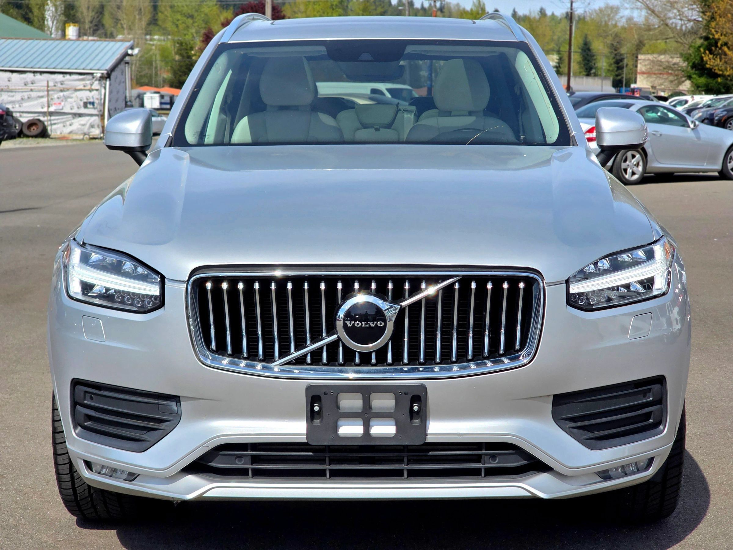 Used 2021 Volvo XC90 T6 Momentum AWD/4WD image 2