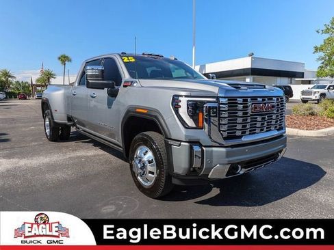 Used 2025 GMC Sierra 3500 Denali w/ Denali Reserve Package AWD/4WD image 1