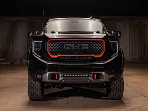 Used 2022 GMC Sierra 1500 AT4 w/ AT4 Premium Package AWD/4WD image 2