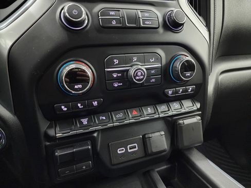 Used 2020 Chevrolet Silverado 3500 LTZ w/ LTZ Plus Package image 51