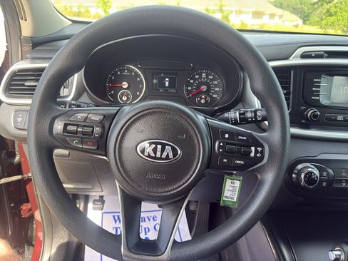Used 2016 Kia Sorento FWD image 14