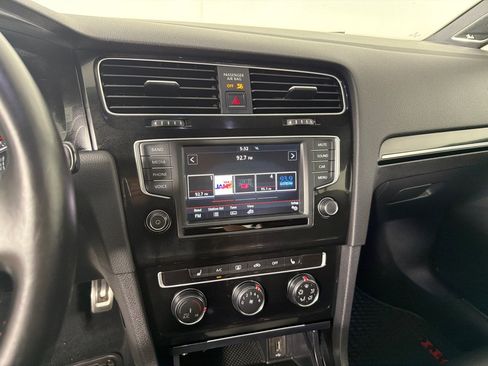 Used 2017 Volkswagen GTI SE FWD image 16