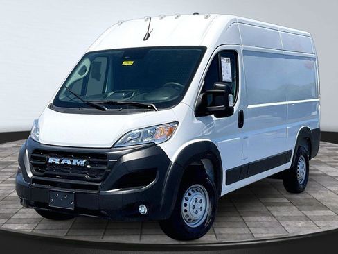 Used 2025 RAM ProMaster 2500 w/ Convenience Group FWD image 14
