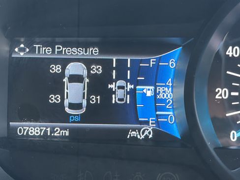 Used 2022 Ford Edge Titanium AWD/4WD image 19