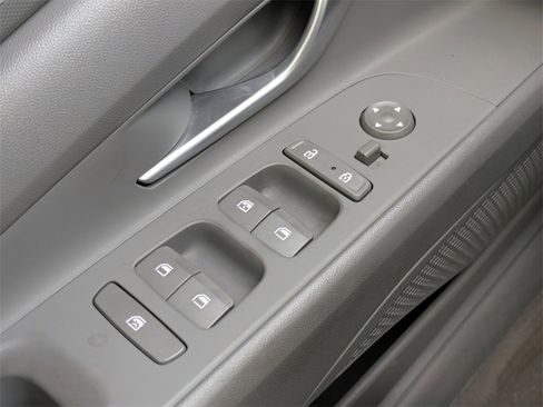 Used 2023 Hyundai Elantra SEL image 20