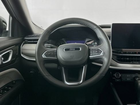 Used 2025 Jeep Compass Limited AWD/4WD image 18