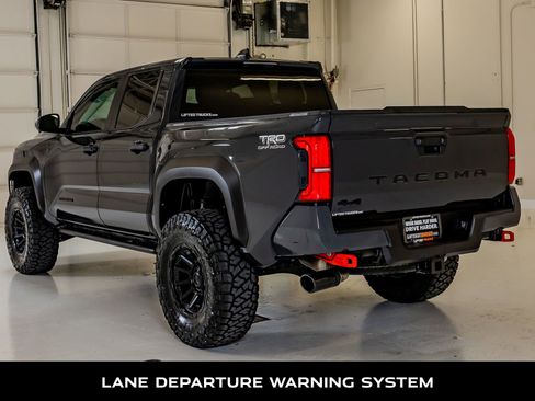 Used 2025 Toyota Tacoma TRD Off-Road image 7