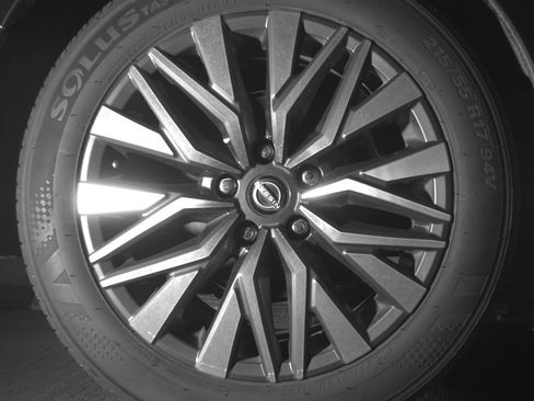 Used 2025 Nissan Altima 2.5 SV FWD image 15