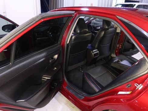 Used 2017 Toyota Camry SE image 16