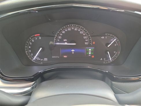 Used 2017 Cadillac XT5 Luxury w/ Driver Awareness Package image 30