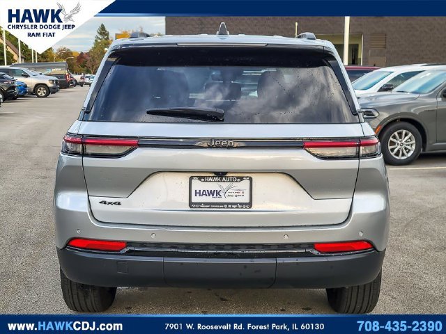 Certified 2025 Jeep Grand Cherokee Altitude AWD/4WD image 5