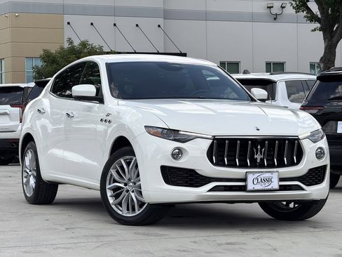 Used 2022 Maserati Levante GT image 2